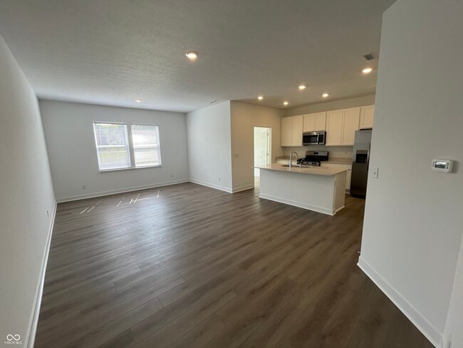 Foto del edificio - 437 Monarch Ln