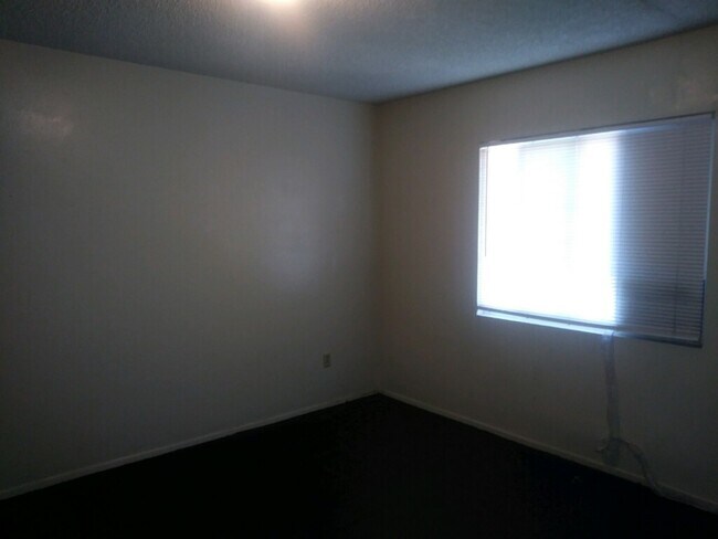 Building Photo - 413 S Monterey St
