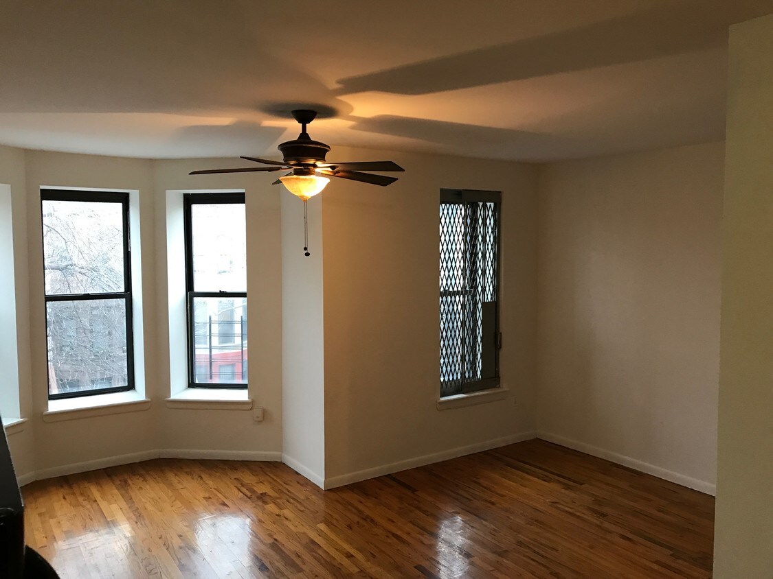 Primary Photo - 1448 Dean St