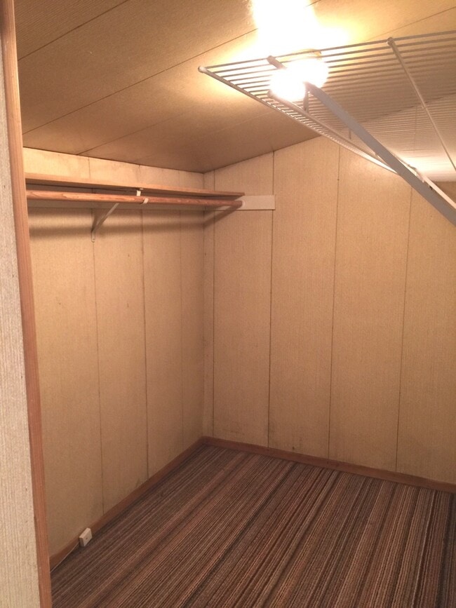 Foto del edificio - Country Charm Property North Vancouver!