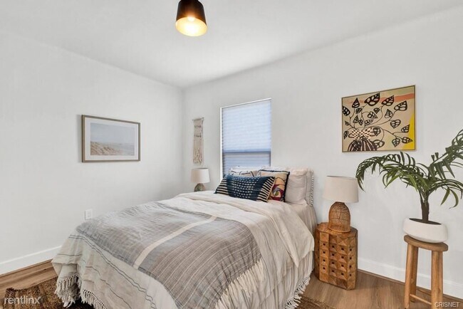 Foto del edificio - 2 br, 1 bath Duplex - 3213 W 21st St