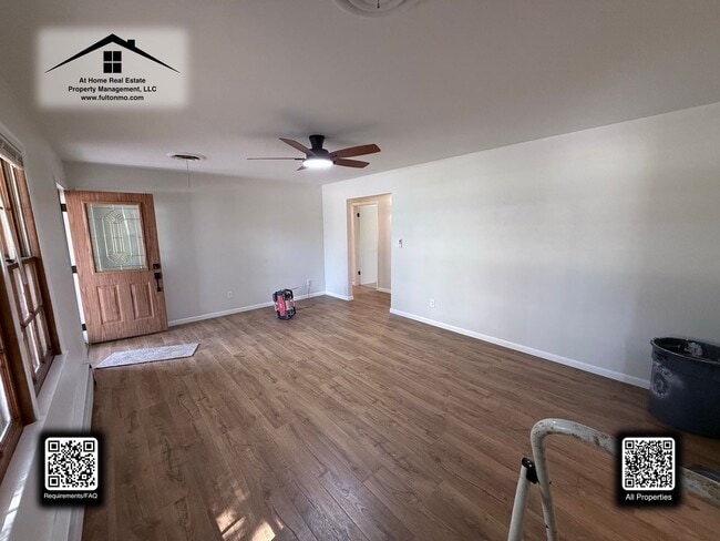 Building Photo - 511 Kleewood Dr