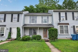 Building Photo - 8 Cypress Dr