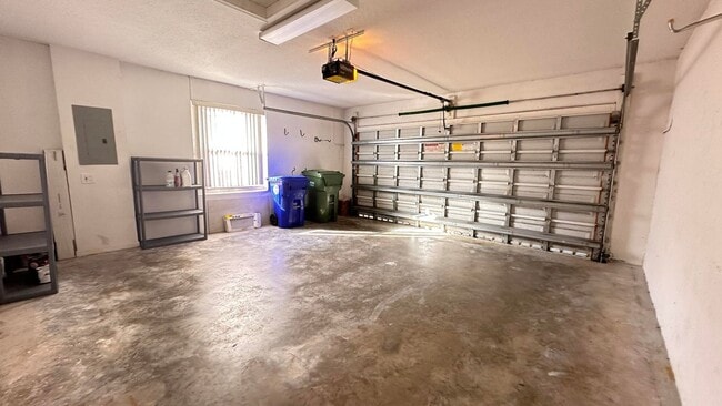 Foto del edificio - 19010 SW 10th St