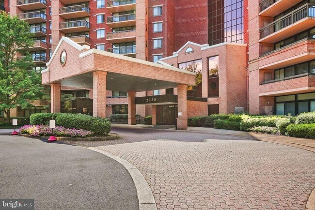 Foto del edificio - 2230 George C Marshall Dr