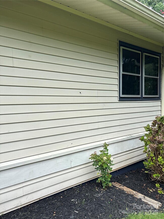 Foto del edificio - 6225 Branch Hill Cir
