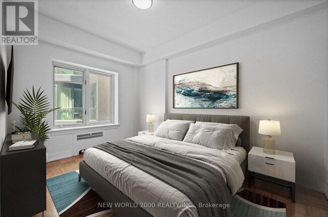 Photo du bâtiment - 110 St Clair Ave W