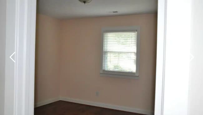Building Photo - 1104 Floral Pky