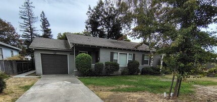 Building Photo - 1526 Albany Ave
