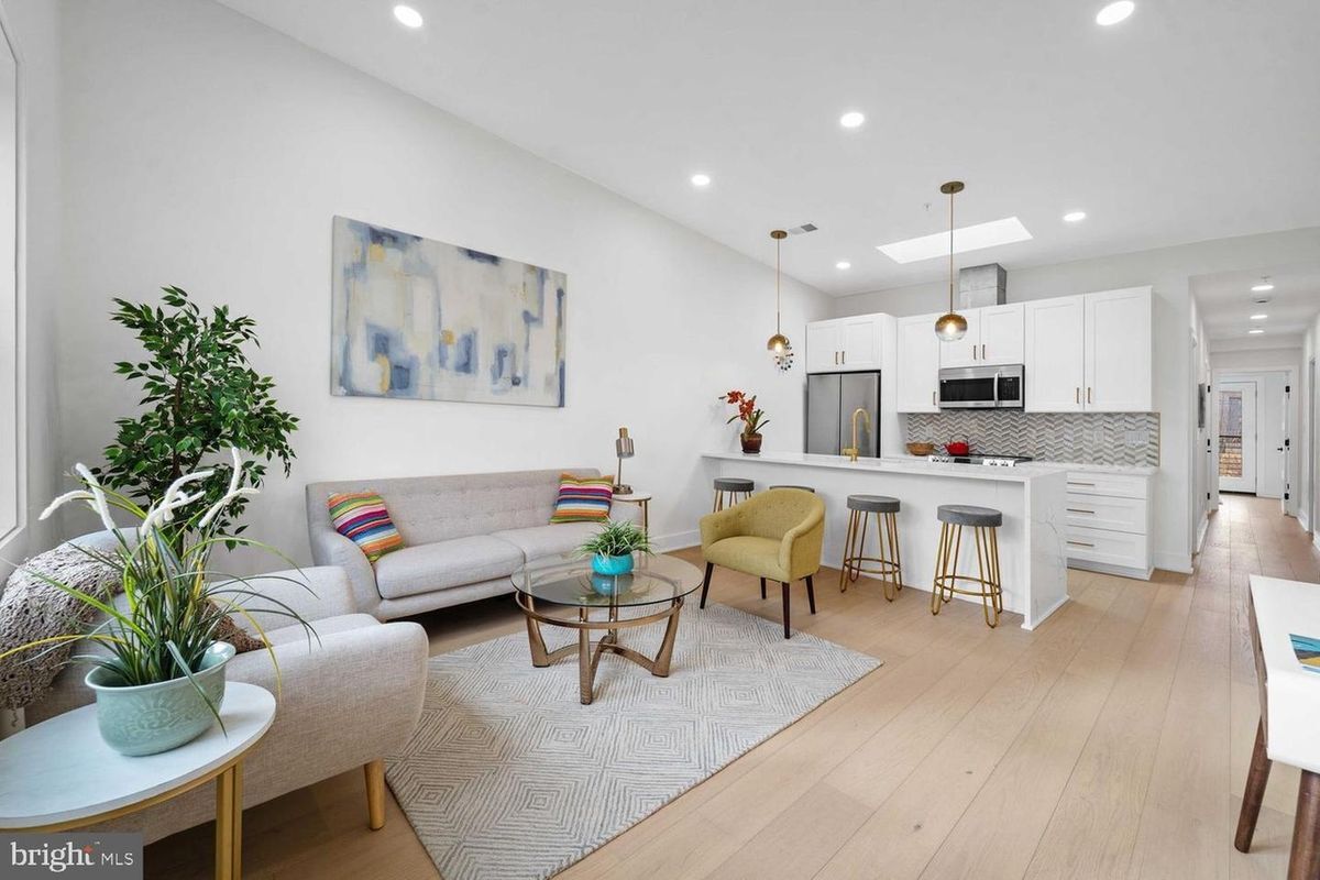Foto principal - 1368 Bryant St NE