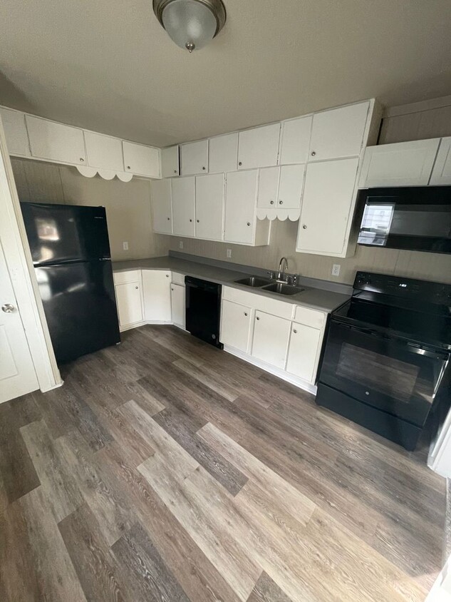 Foto del edificio - Updated 2 Bedroom with Large Back Yard