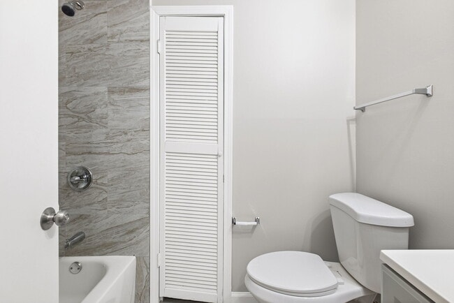 Foto del edificio - 3240 Boxdale St