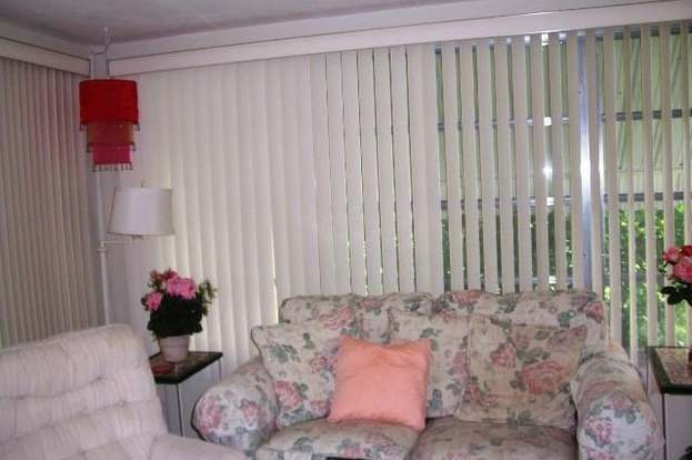 Building Photo - 1414 Juddale St E