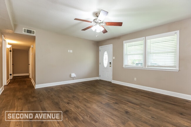 Building Photo - 2204 Carywood Dr