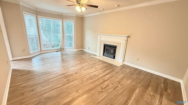 Foto del edificio - 12011 Bell Mountain Dr SW