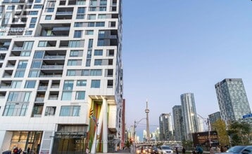 Building Photo - 27-727 Bathurst St