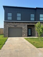 Building Photo - 3425-3425 Brooke Pl