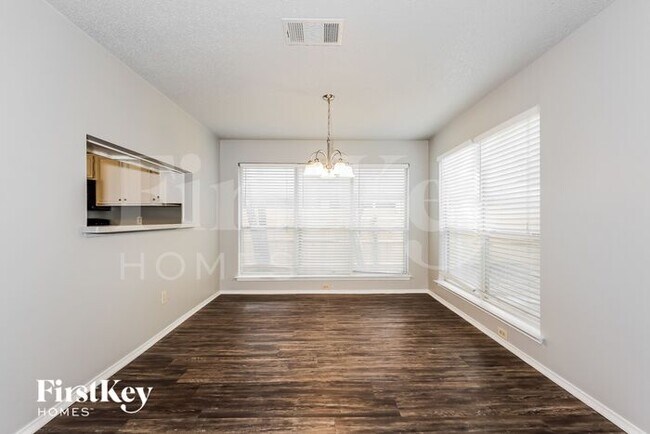 Foto del edificio - 6317 Brookcrest Dr