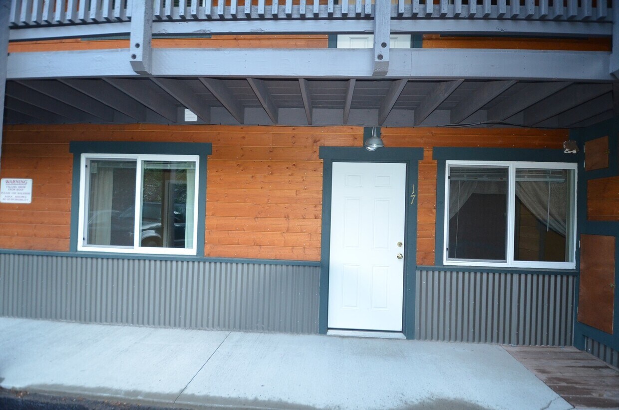 Primary Photo - Unfurnished, 10 minutes from Downtown Breck!