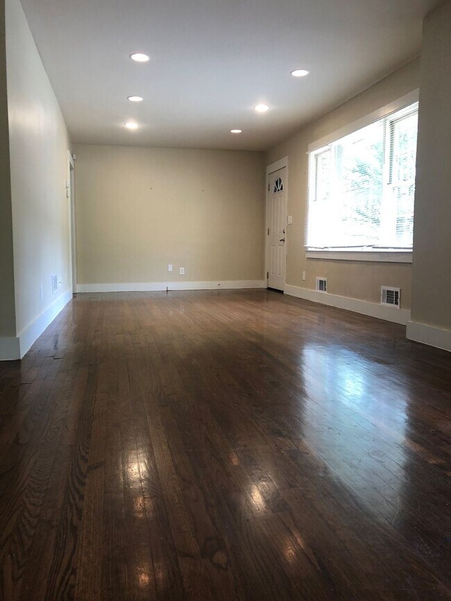 Foto del edificio - 3 Bed 2 Bath in Atlanta!