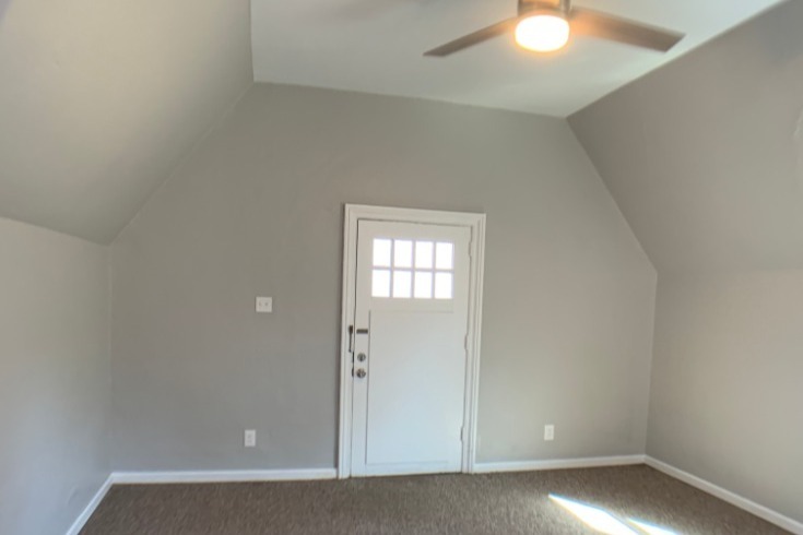 Living room - 525 W Butler Pike