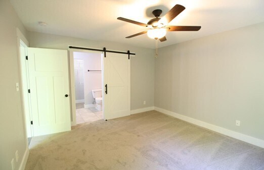 Foto del edificio - 7520 Jenkins Rd