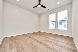 Building Photo - 2319 Silva Park Ln