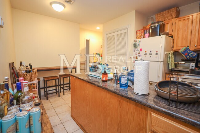 Building Photo - Symphony Apartments