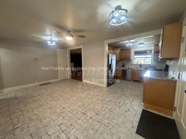Foto del edificio - 717 NW 6th St