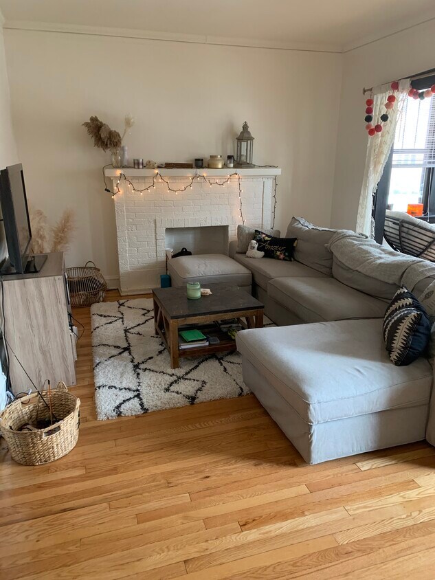 Living Room Area - 403 S Kenilworth Ave