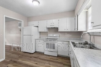 Building Photo - 4426 Central Valley Dr