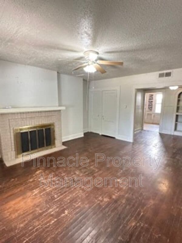 Building Photo - 1315 Guadalupe St