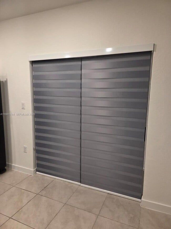 Building Photo - 540 NE 5th Terrace