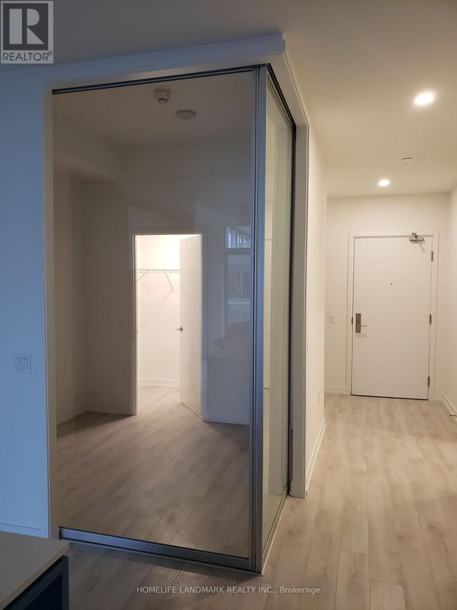 Building Photo - 33 Helendale Ave