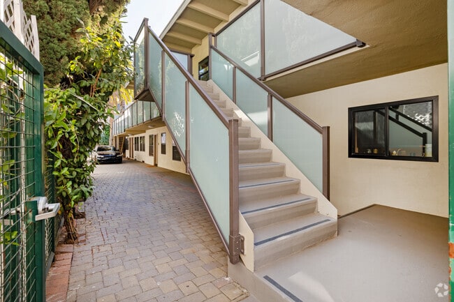 Building Photo - The Clover