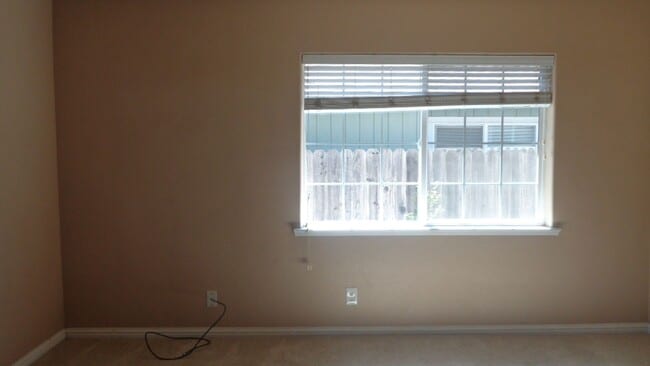 Building Photo - Nice 2-Bedroom House