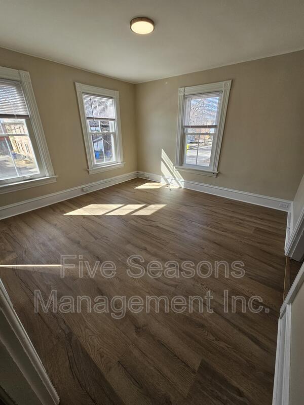 Building Photo - 100-2 North Champlain Street