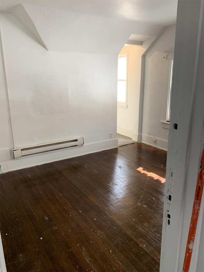Building Photo - 1407 N Machin Ave