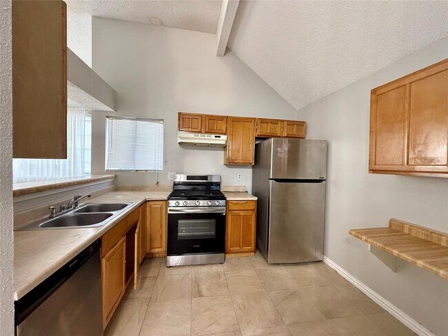Building Photo - 18586 N Lyford Dr