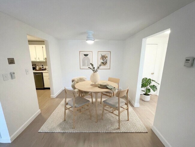 Foto del edificio - 16 Erick Rd