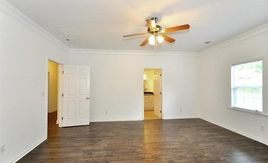 Foto del edificio - 1035 Moreland Ave.