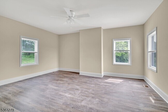 Foto del edificio - 1712 Linvale Harbourton Rd