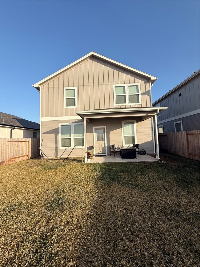 Foto del edificio - 26032 Hampshire Dr