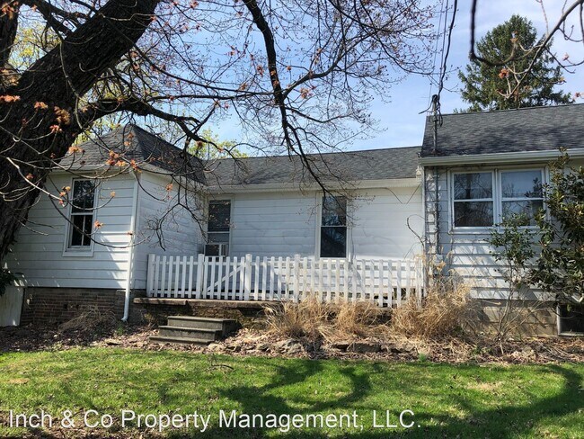 Building Photo - 3 br, 1 bath House - 3465 Deininger Rd. - ...