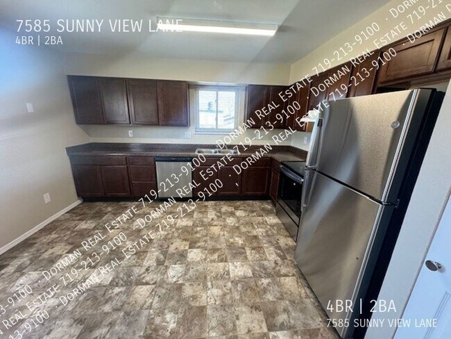 Building Photo - Great 4 Bedroom Home Near Ft. Carson