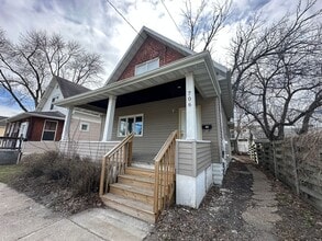Building Photo - 706 10th St N