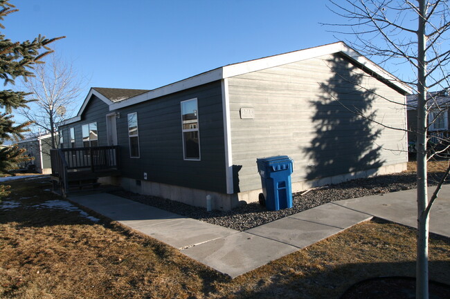 Foto del edificio - 3 bedroom 2 bathroom manufactured home