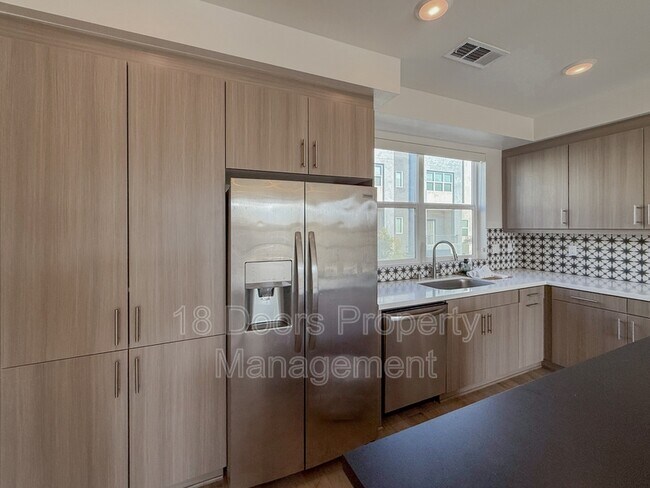 Foto del edificio - 10482 San Diego Mission Rd