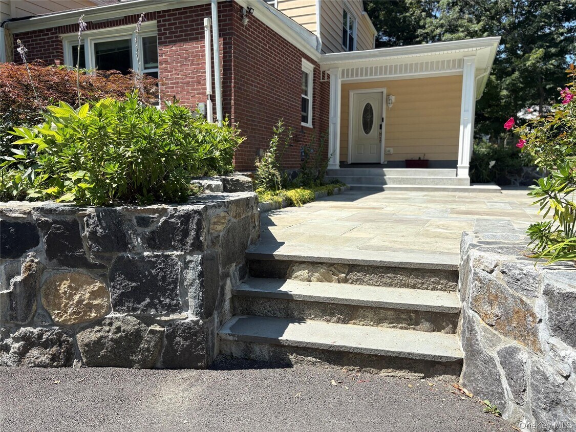Primary Photo - 193 Chappaqua Rd