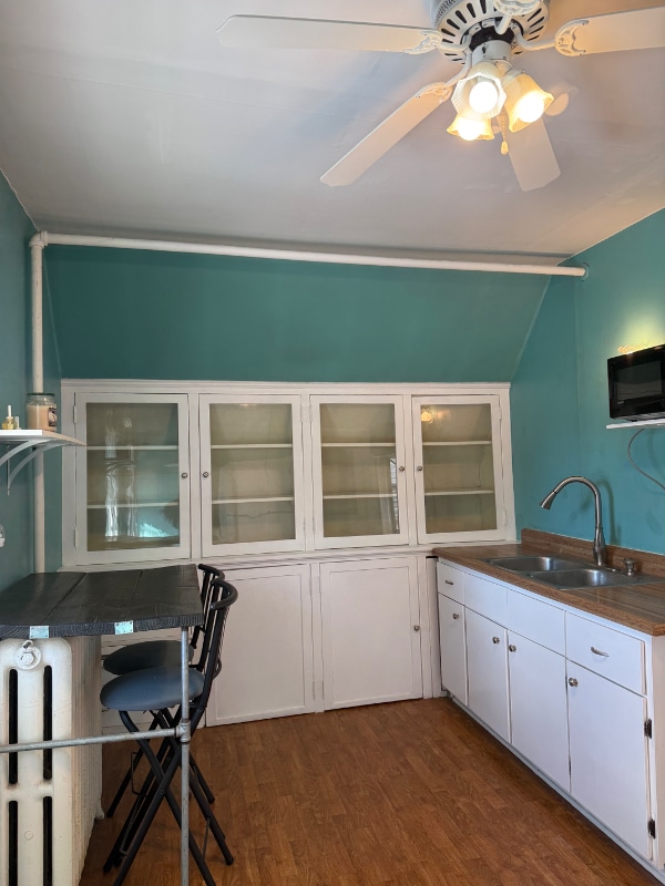 Building Photo - 547a E Dover St